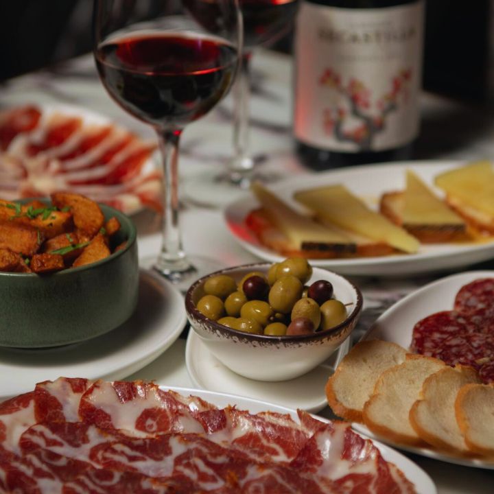 1862 Bar de Tapas y Vino tai kwun hong kong, best spanish restaurants in hong kong