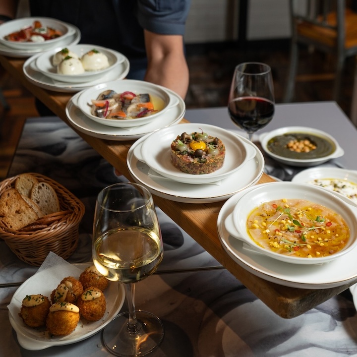 Best French Restaurants Hong Kong, French Food Hong Kong: Scarlett Cafe & Wine Bar