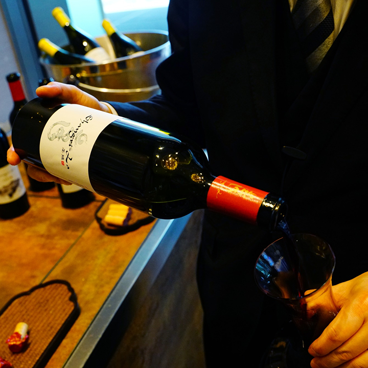 best hong kong wine shops and liquor stores that offer delivery in hong kong, rng has one of the biggest collections of wines and spririts in hk huge liquor store