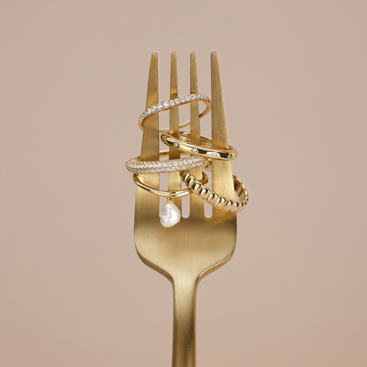 Where to buy affordable jewellery hong Kong Apoluna Jewelry Lightweight modern pieces