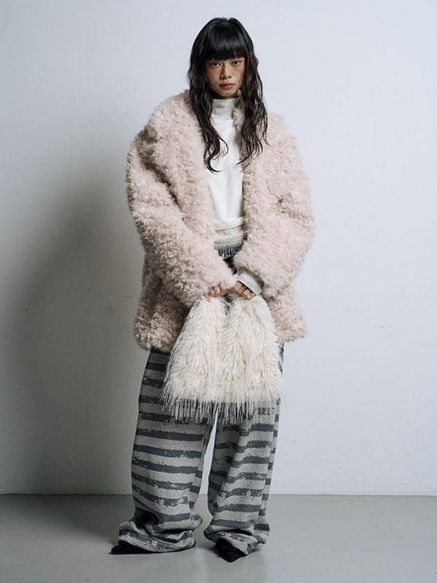 RAMEE Loop fur Tote Bag