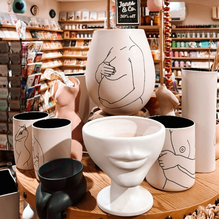 sai ying pun Thorn & Burrow 